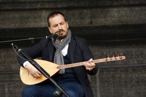 Bursa'da Erdem &Ouml;zdemir'den m&uuml;zik ziyafeti