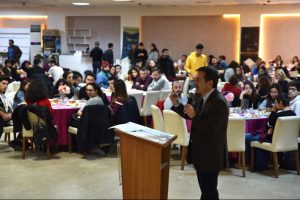 Başkan Ata&ccedil; gen&ccedil;lerle buluştu
