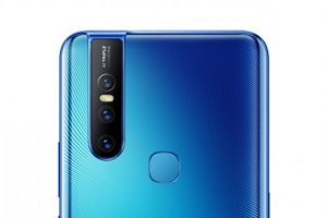 Kamerasıyla dikkat &ccedil;eken &ccedil;entiksiz Vivo V15 tanıtıldı!