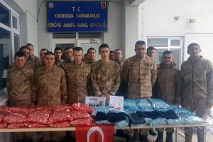 Mehmet&ccedil;ik'ten &ouml;ğrencilere teşekk&uuml;r