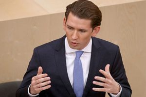 Avusturya Başbakanı Kurz'a "Bozkurtlu" tepki