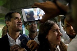 Guaido Venezuela'ya d&ouml;nd&uuml;