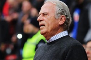 Mustafa Denizli, hastaneye kaldırıldı