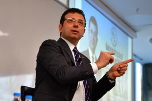 Ekrem İmamoğlu, &ouml;ğrencilerle bir araya geldi