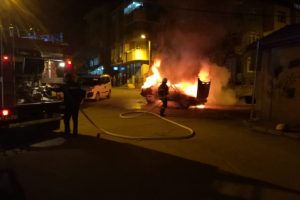 Seyir halindeki ara&ccedil; alev topuna d&ouml;nd&uuml;