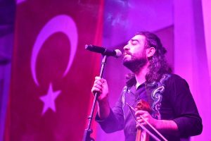 Sel&ccedil;uk Balcı konserine yoğun ilgi