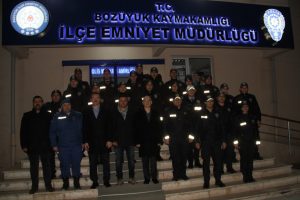 Gece bek&ccedil;ileri d&uuml;d&uuml;k &ccedil;aldı