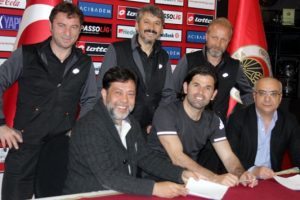 İbrahim &Uuml;z&uuml;lmez bombası!