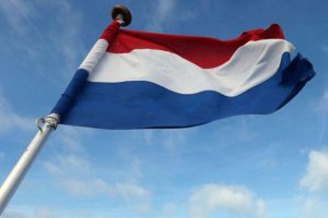 Hollanda yurt dışında malı olanlara sosyal yardımı kesecek