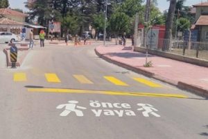 Yaya ve okul ge&ccedil;itlerine '&Ouml;nce Yaya' g&ouml;rselleri &ccedil;izilecek