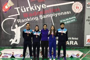 Osmangazi Belediyespor'un başarılı sporcuları Badminton'a damga vurdu