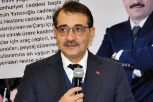 Bakan: İthal k&ouml;m&uuml;r ve doğalgazlı santrale izin yok