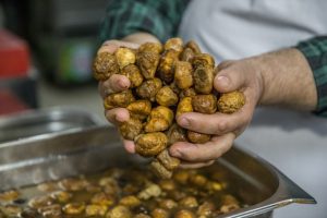 Kilosu 100 lira ama kapış kapış gidiyor