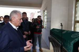 Binali Yıldırım, cenaze t&ouml;renine katıldı