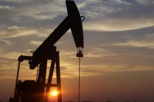 Petrol fiyatları OPEC'in kısıntıları etkisiyle y&uuml;kseldi