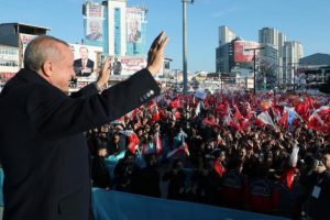 Cumhurbaşkanı Erdoğan'dan Esenyurt'ta dikkat &ccedil;eken mesajlar