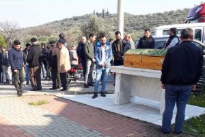Sulama havuzuna d&uuml;ş&uuml;p &ouml;len k&uuml;&ccedil;&uuml;k Vahit Efe g&ouml;zyaşlarıyla uğurlandı