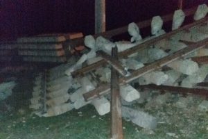 Oyun parkındaki demirleri &ccedil;aldılar!