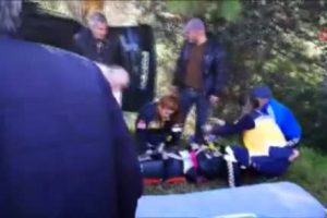 &Ouml;ğrencilerin otostopla bindikleri otomobil kaza yaptı