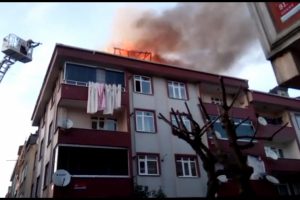 &Ccedil;atıda yangın paniği!