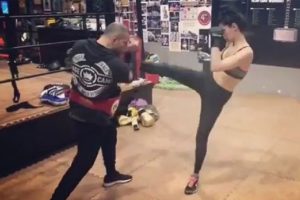 &Ouml;zge &Ouml;zpirin&ccedil;ci kick boksa başladı