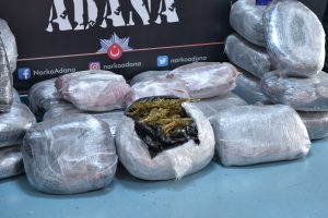 Adana'da 150 kilo esrar ele ge&ccedil;irildi