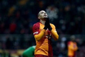 Feghouli'den flaş karar!