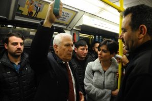 Bursa B&uuml;y&uuml;kşehir Belediye Başkan Adayı Bozbey &ccedil;orba ikramına Bursaray ile gitti