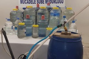 KOM ekipleri ka&ccedil;ak alkol &uuml;reticilerini yakaladı