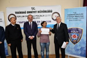Emniyet destek verdi 18 kişi kuaf&ouml;r oldu
