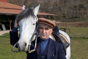 Binicilik tutkusu yaş tanımıyor
