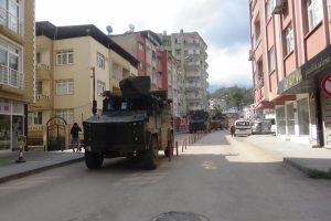 Sınırın sıfır noktasına askeri sevkiyat
