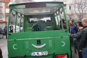 İstanbul'da liseli gen&ccedil; annesini beyzbol sopasıyla &ouml;ld&uuml;rd&uuml;