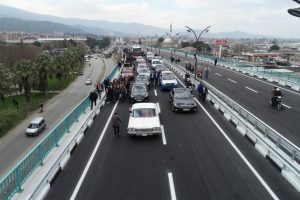 Manisa'da &ouml;l&uuml;m yolu tarih oldu