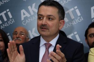 Bakan Pakdemirli: "Ter&ouml;r &ouml;rg&uuml;tlerine siyasi t&uuml;nel kazan bir CHP var"