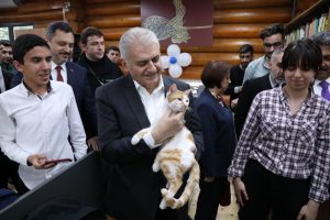 Binali Yıldırım &Ccedil;amlık Millet K&uuml;t&uuml;phanesi'ni a&ccedil;tı
