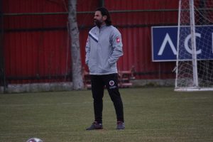 İbrahim &Uuml;z&uuml;lmez ilk antrenmanına &ccedil;ıktı