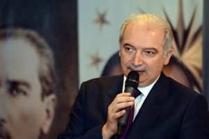 Mevl&uuml;t Uysal: B&uuml;y&uuml;k&ccedil;ekmece'nin ulaşımında hizmet eksikliği var