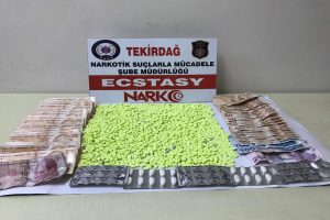 Zehir tacirlerine şok baskın