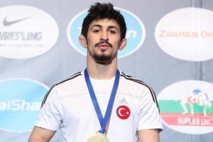 Milli sporcu Kerem Kamal, altın madalya kazandı
