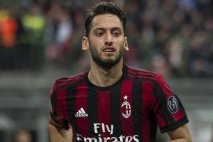 Hakan &Ccedil;alhanoğlu baba oldu