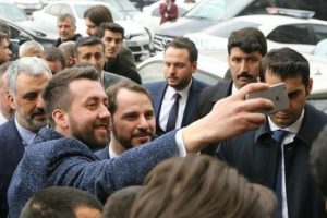 Bakan Albayrak'a yoğun ilgi