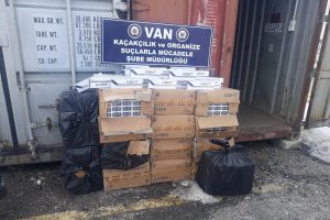 Ka&ccedil;ak sigara baronlarına polis darbesi