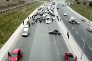 D&uuml;ğ&uuml;n konvoyunda "drift" ter&ouml;r&uuml;