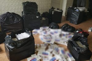 Ka&ccedil;ak&ccedil;ılara operasyon! 3 g&ouml;zaltı