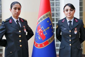 Kadın komutanlar vatan n&ouml;betinde