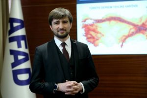 AFAD Başkanı G&uuml;ll&uuml;oğlu: Oturduğumuz binalara arabalarımız kadar &ouml;nem vermeliyiz