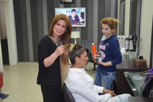 Kuaf&ouml;rden kadınlara jest