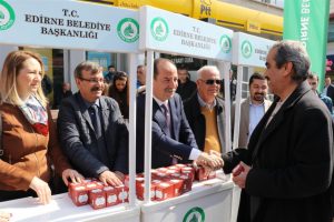 10 bin kutu kandil simidi dağıtıldı