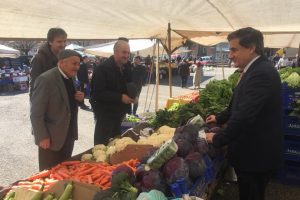 AK Partili vekiller adaylara destek i&ccedil;in &ccedil;alışmalarını s&uuml;rd&uuml;r&uuml;yor